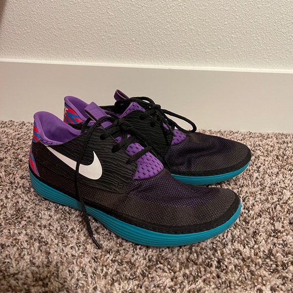 Nike running shoes - Picture 1 of 3